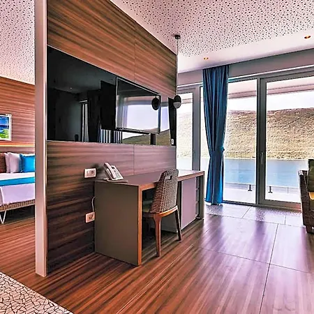 Hotel Carine Kumbor Superior