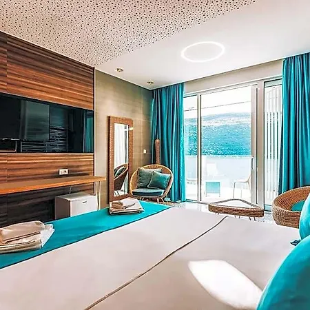 Hotel Carine Kumbor Superior