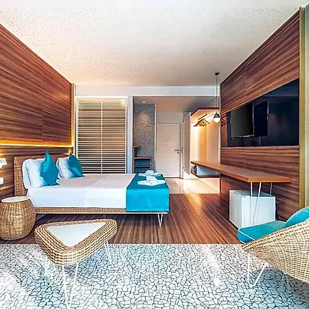 Carine Kumbor Superior 4* Podgorica