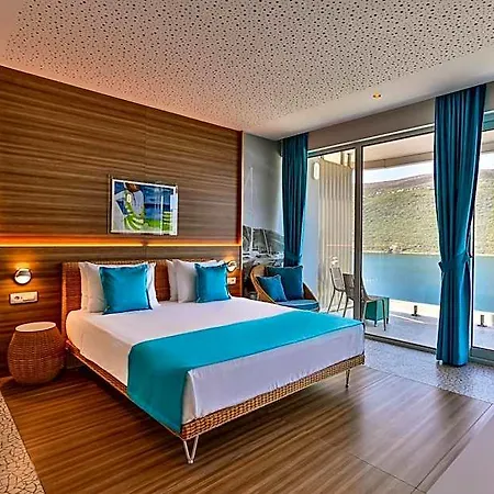 Carine Kumbor Superior 4*