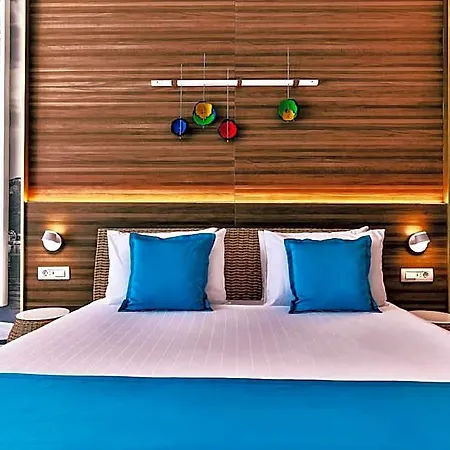 Carine Kumbor Superior 4*